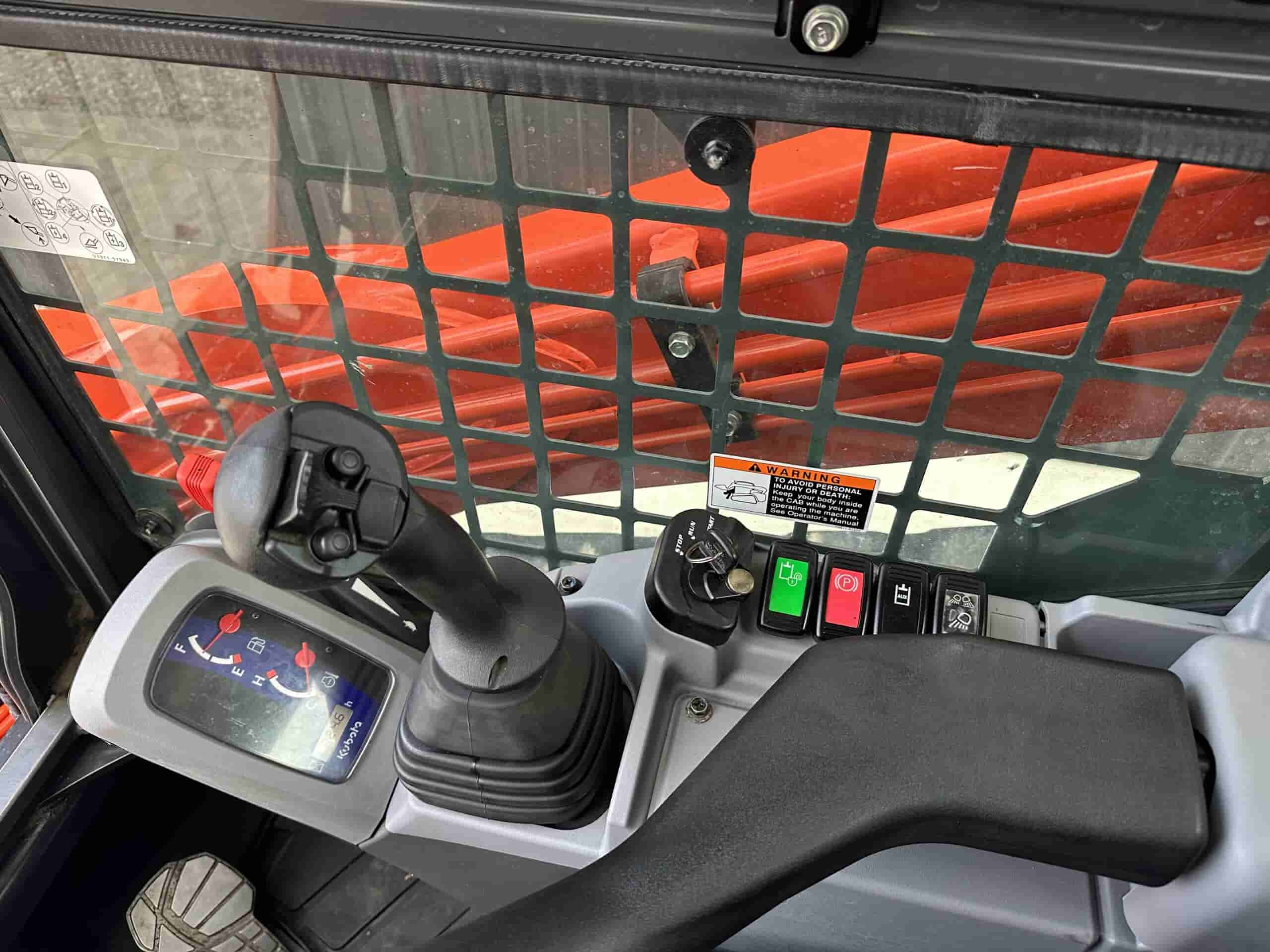 2018 KUBOTA SVL75-2 724 HOURS
